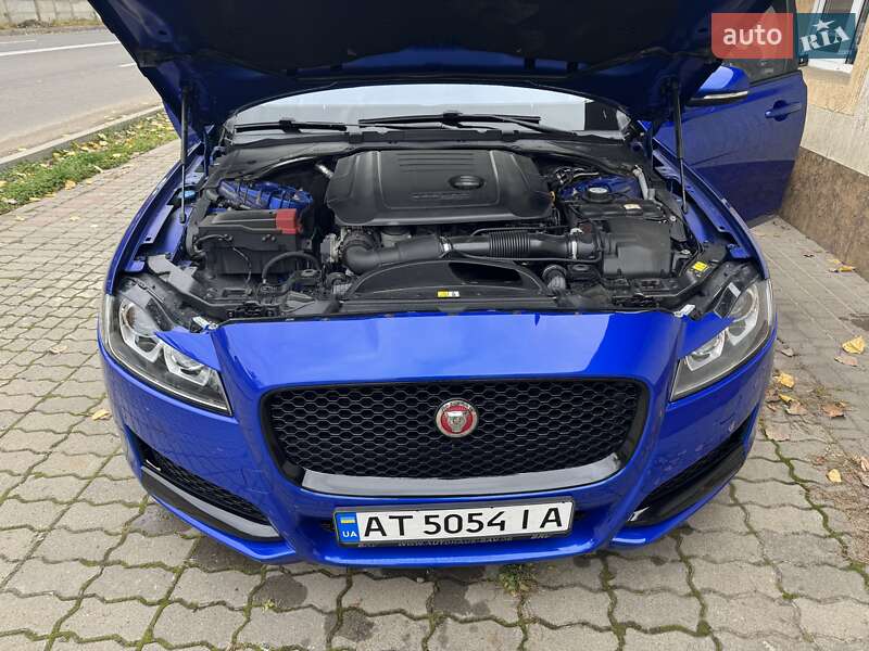 Седан Jaguar XF 2016 в Ивано-Франковске