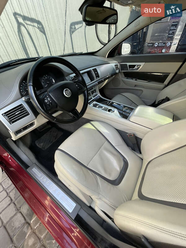 Седан Jaguar XF 2012 в Кривом Роге фото 7 Седан Jaguar XF 2012 в Кривом Роге