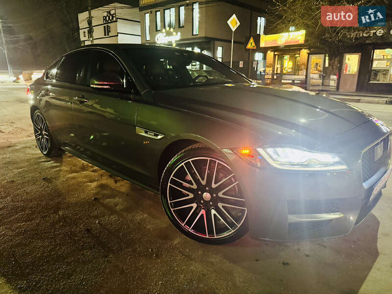 Седан Jaguar XF 2015 в Києві