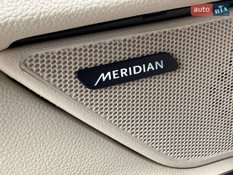 Седан Jaguar XF 2015 в Киеве