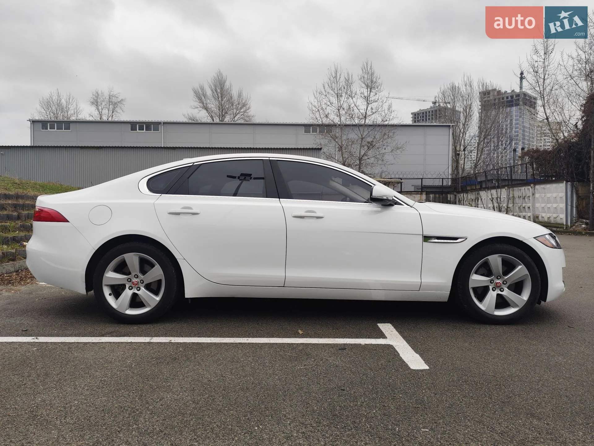 2017 Jaguar XF - мініатюра 2