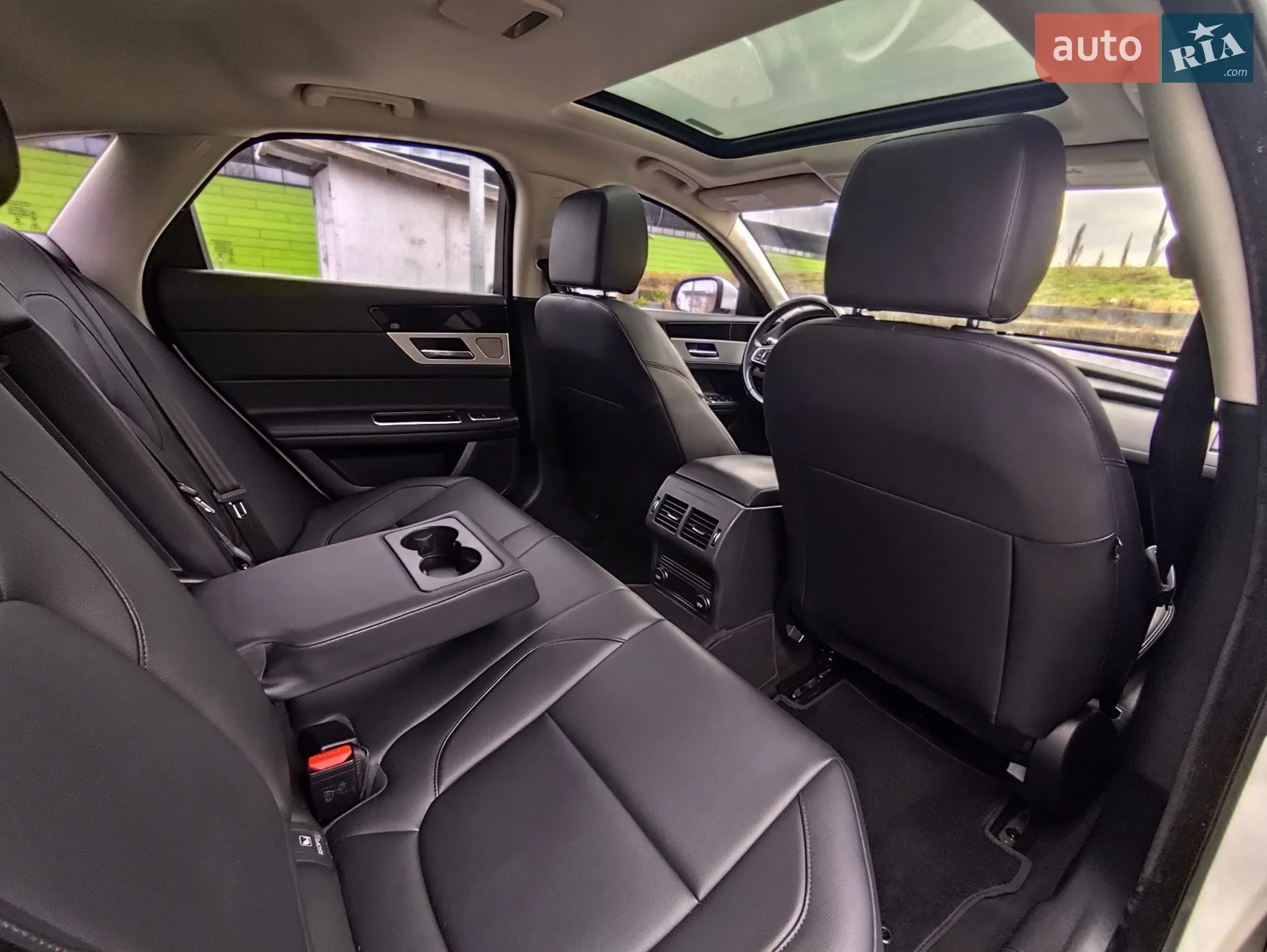 2017 Jaguar XF - мініатюра 18