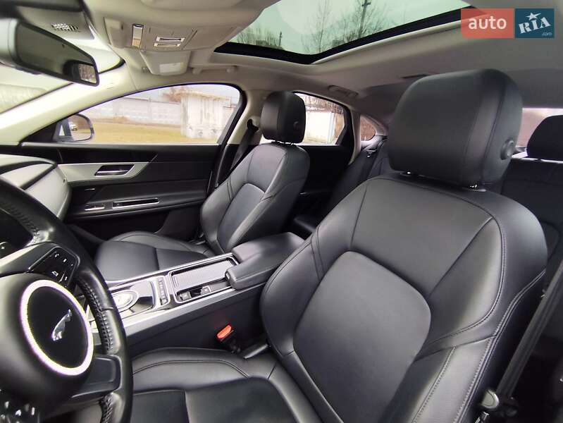 Седан Jaguar XF 2017 в Києві