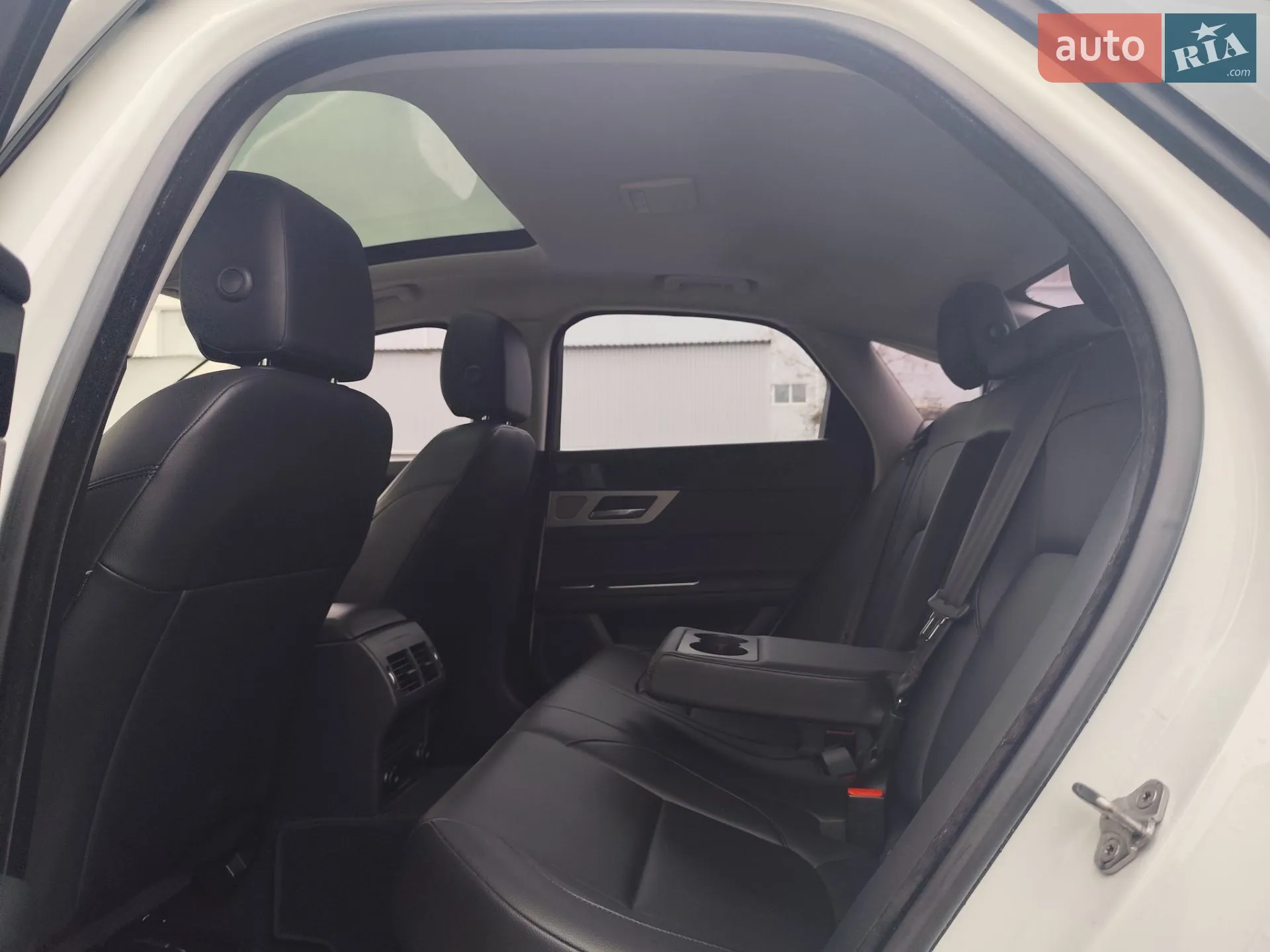 2017 Jaguar XF - мініатюра 21