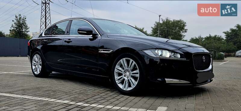 Седан Jaguar XF 2016 в Киеве