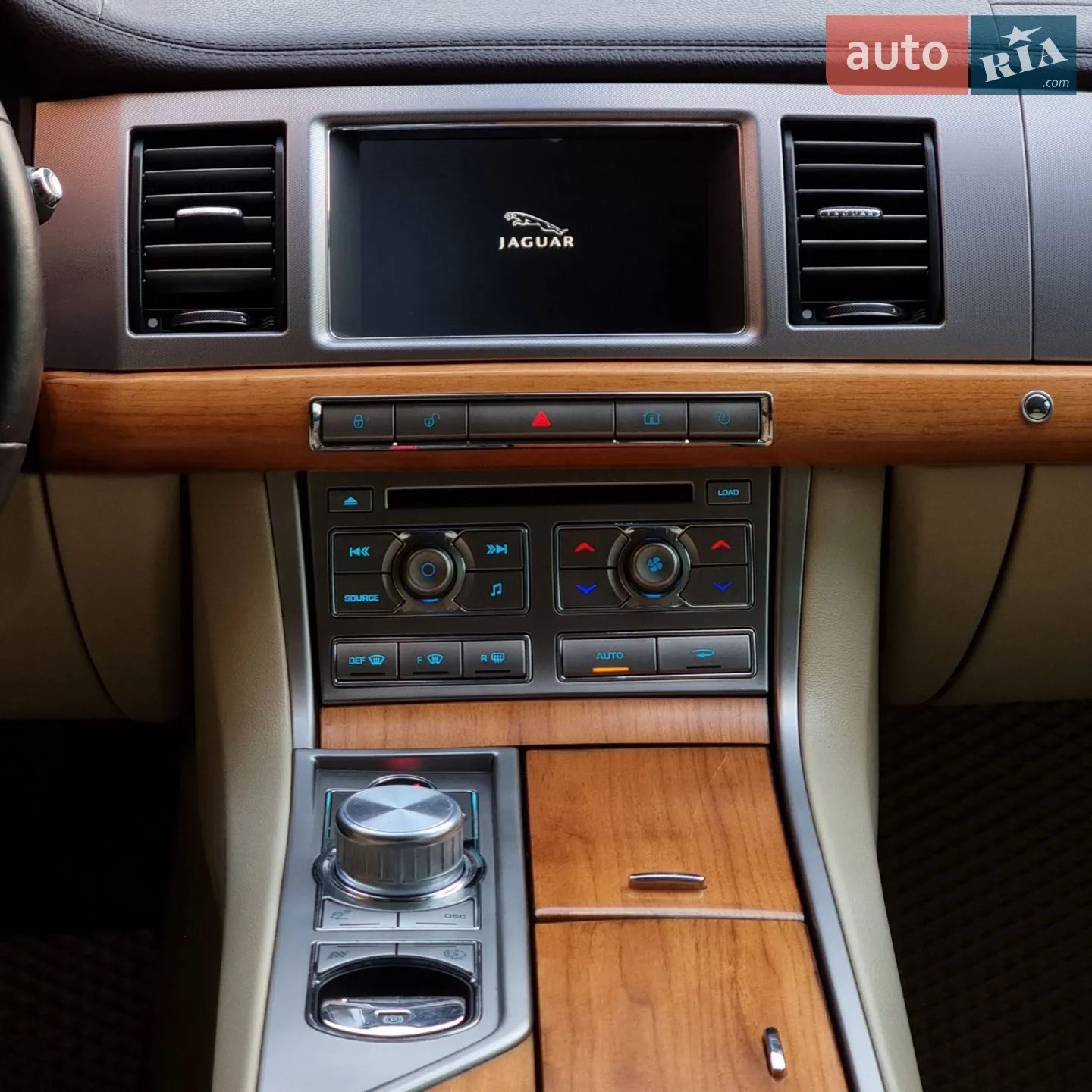 2011 Jaguar XF - мініатюра 18