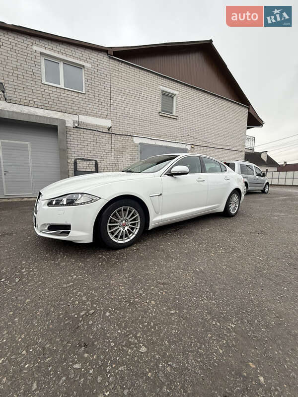 Седан Jaguar XF 2014 в Житомире