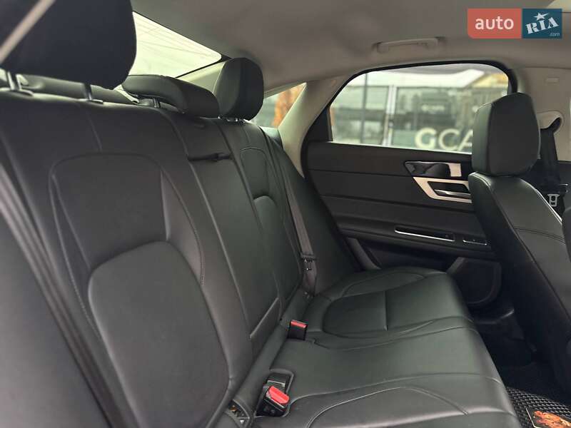 Седан Jaguar XF 2016 в Киеве фото 37 Седан Jaguar XF 2016 в Киеве