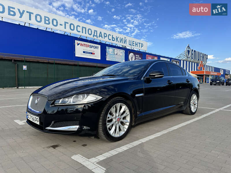 Седан Jaguar XF 2014 в Львові