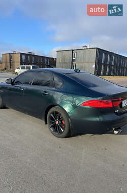 Седан Jaguar XF 2016 в Чернигове