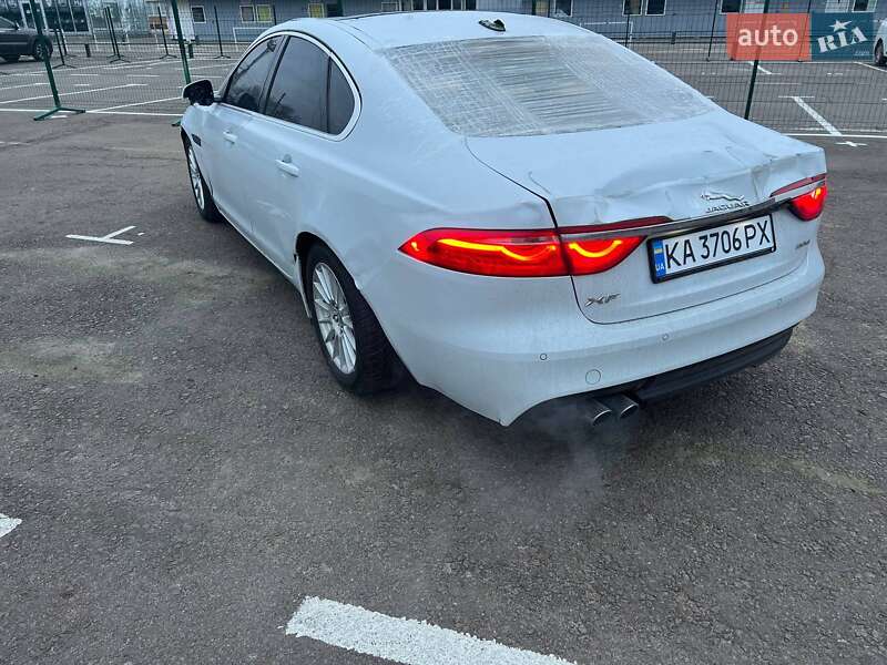 Седан Jaguar XF 2015 в Киеве