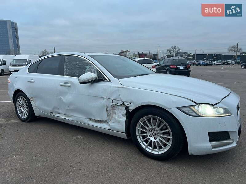 Седан Jaguar XF 2015 в Киеве