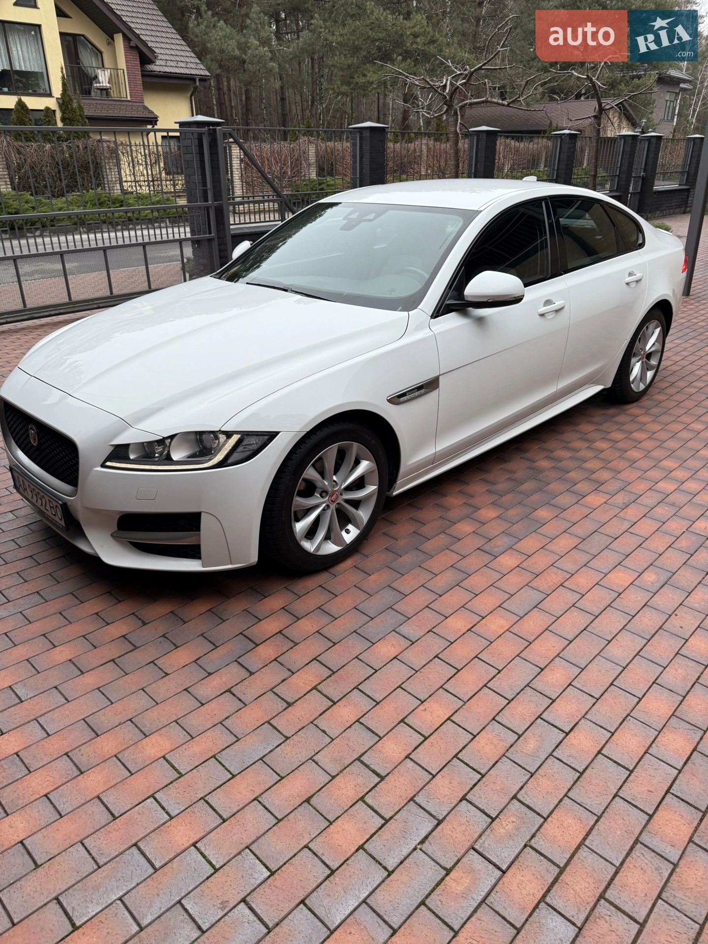 2017 Jaguar XF - мініатюра 6