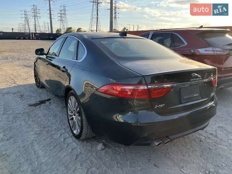 Седан Jaguar XF 2016 в Броварах