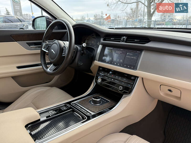 Седан Jaguar XF 2019 в Харкові