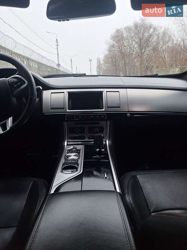 Седан Jaguar XF 2015 в Борисполе