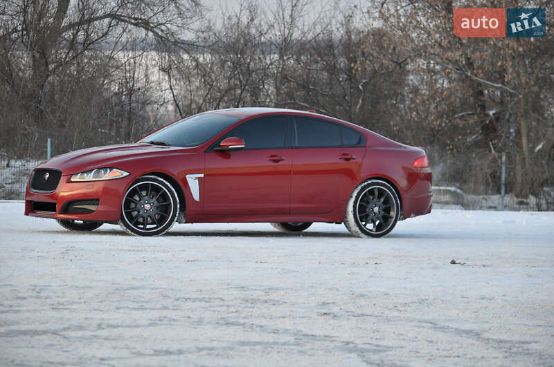 Седан Jaguar XF 2015 в Киеве