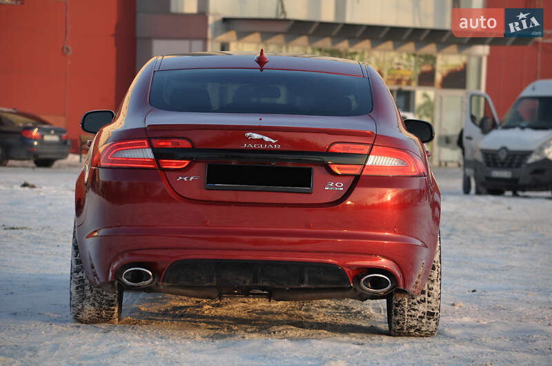 Седан Jaguar XF 2015 в Киеве