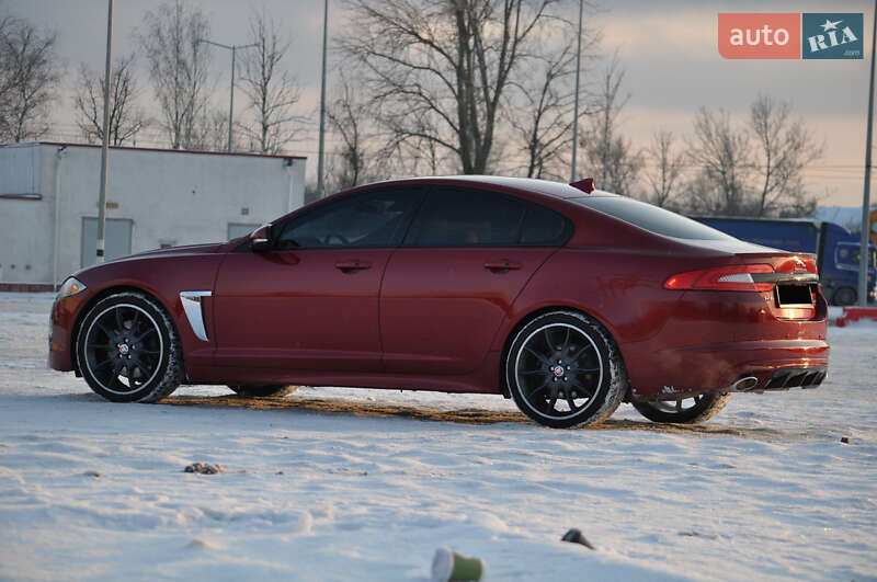 Седан Jaguar XF 2015 в Киеве