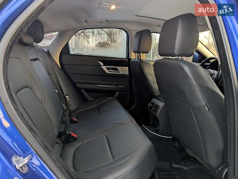 Седан Jaguar XF 2016 в Млинове фото 18 Седан Jaguar XF 2016 в Млинове