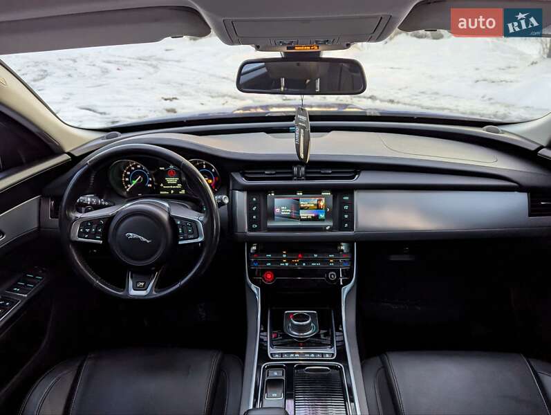 Седан Jaguar XF 2016 в Млинове фото 25 Седан Jaguar XF 2016 в Млинове