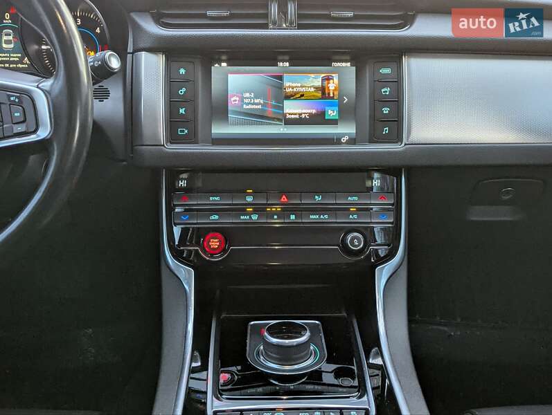 Седан Jaguar XF 2016 в Млинове фото 26 Седан Jaguar XF 2016 в Млинове