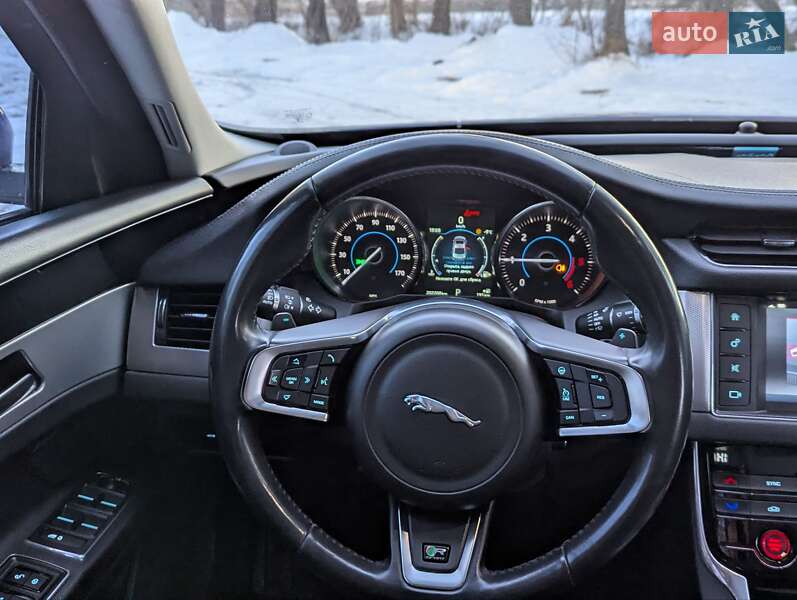 Седан Jaguar XF 2016 в Млинове фото 39 Седан Jaguar XF 2016 в Млинове