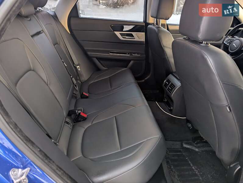Седан Jaguar XF 2016 в Млинове фото 44 Седан Jaguar XF 2016 в Млинове
