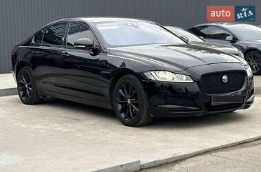 Седан Jaguar XF 2016 в Киеве