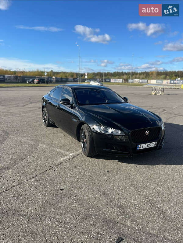 Седан Jaguar XF 2016 в Киеве