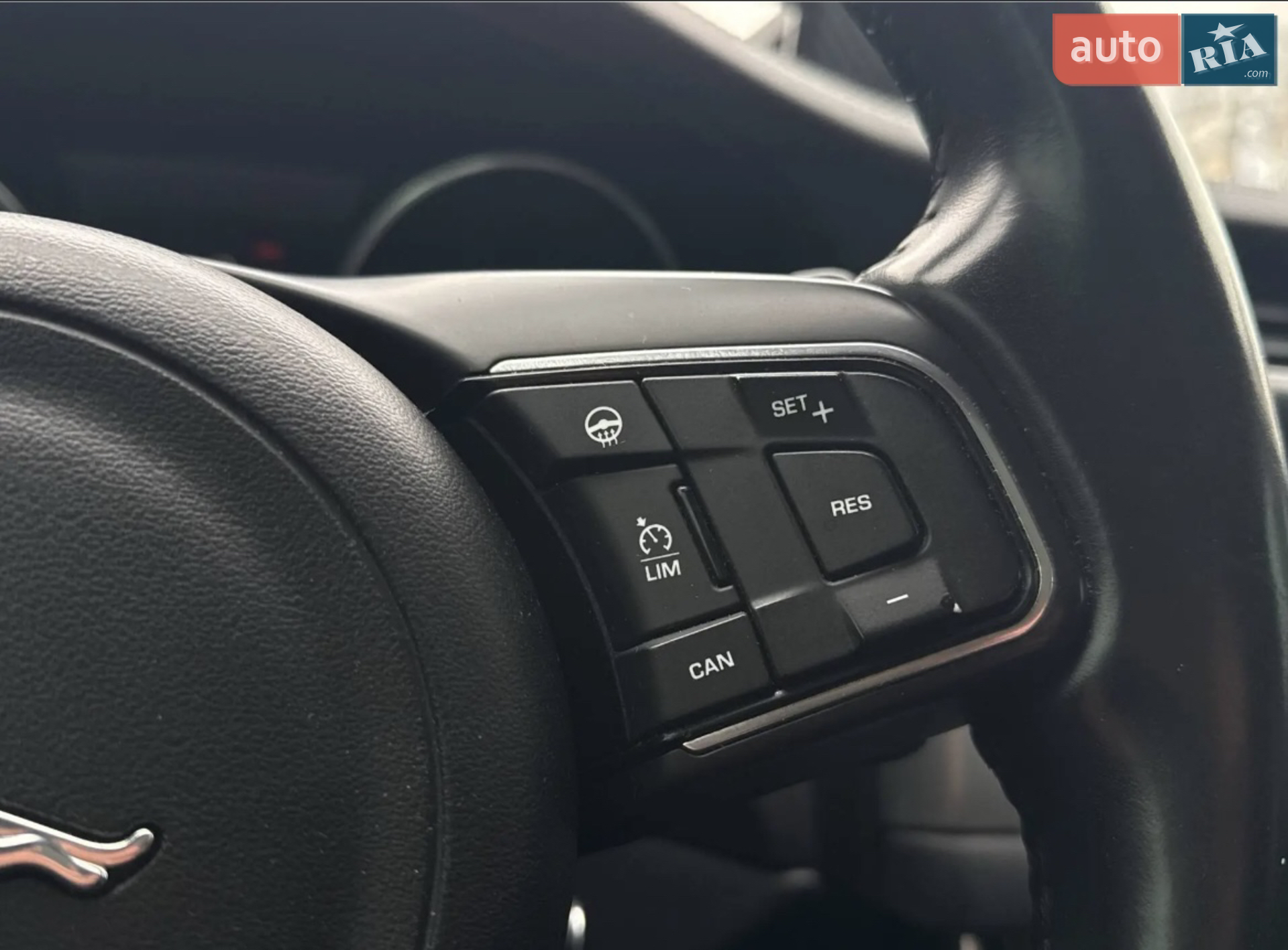 2016 Jaguar XF - мініатюра 13