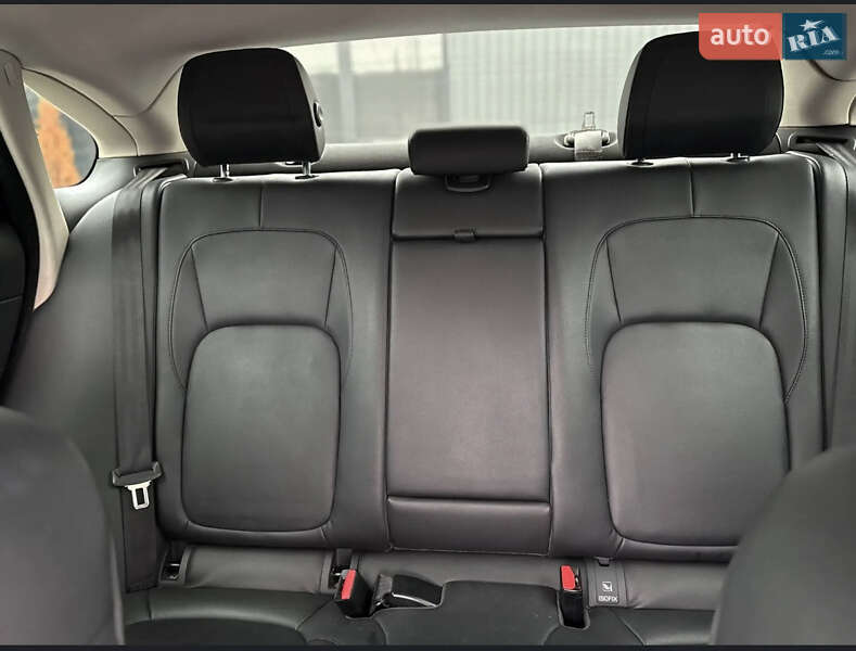 Седан Jaguar XF 2016 в Киеве