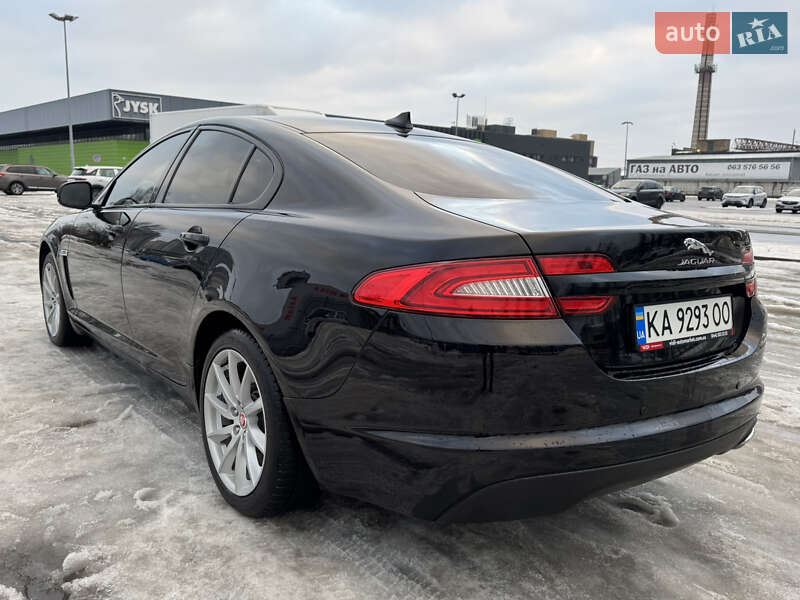 Седан Jaguar XF 2014 в Киеве