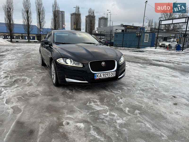 Седан Jaguar XF 2014 в Киеве
