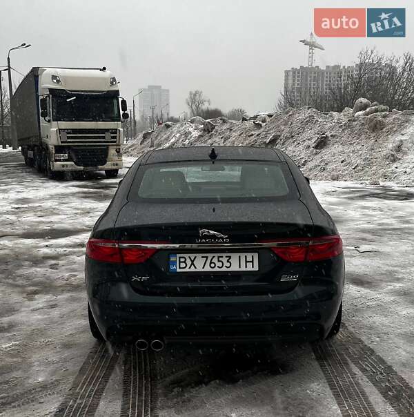 Седан Jaguar XF 2016 в Киеве фото 9 Седан Jaguar XF 2016 в Киеве