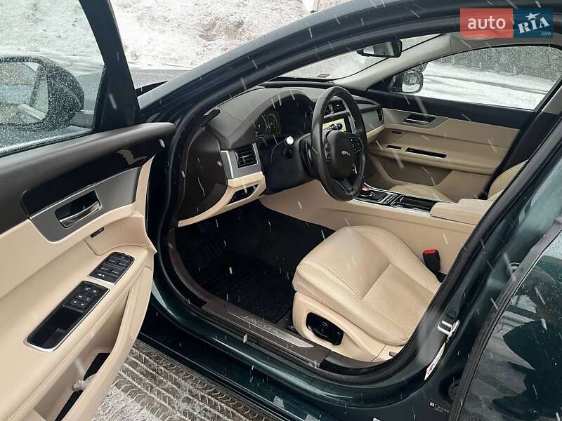 Седан Jaguar XF 2016 в Киеве фото 21 Седан Jaguar XF 2016 в Киеве