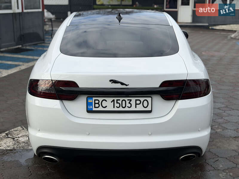 Седан Jaguar XF 2013 в Львове