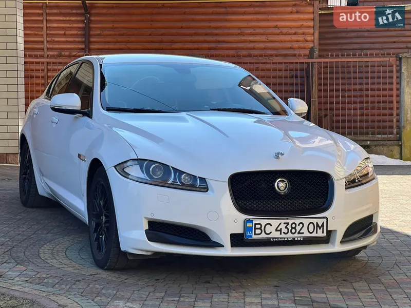 Jaguar XF