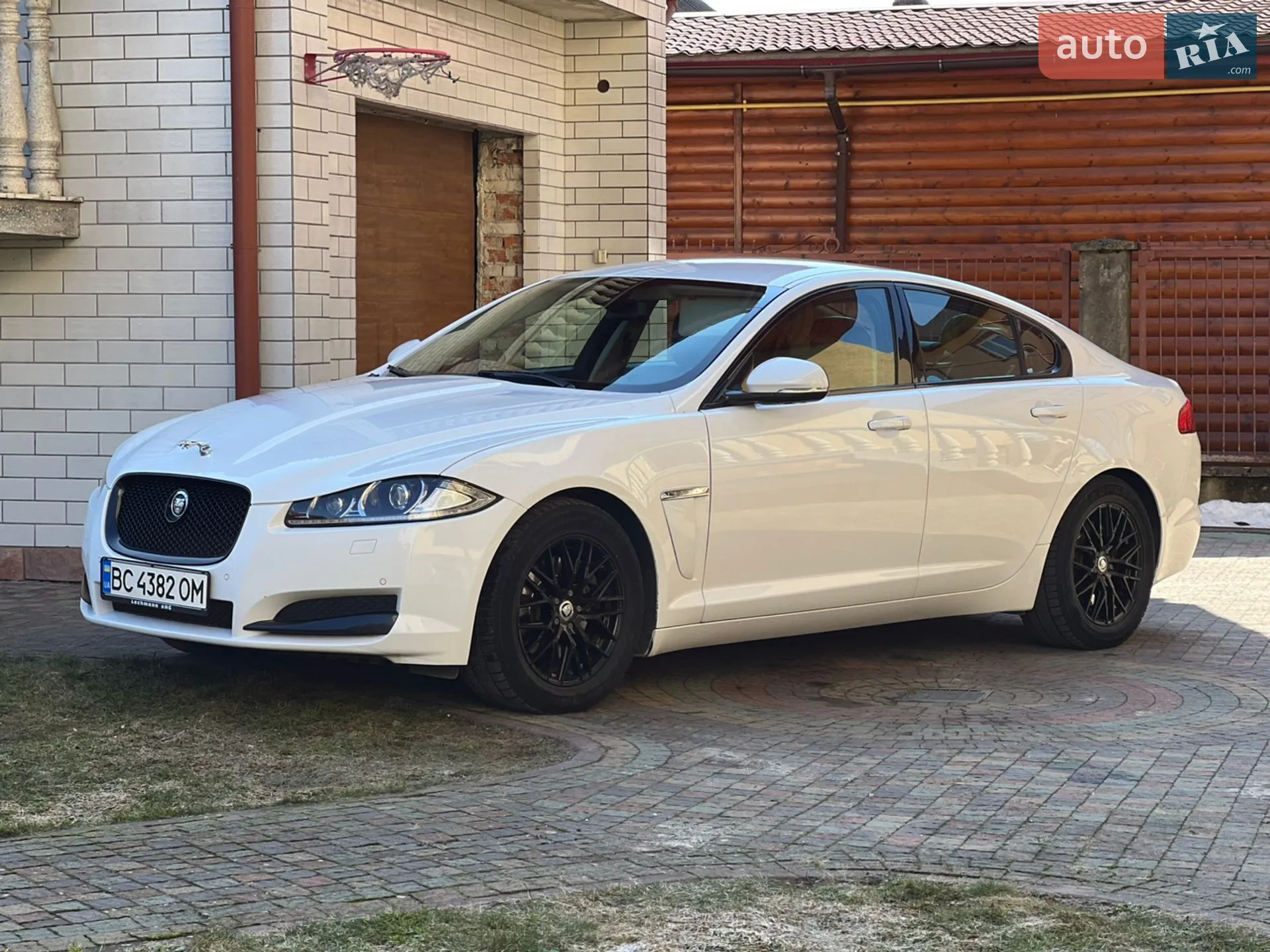 2012 Jaguar XF - мініатюра 17