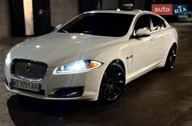 Седан Jaguar XF 2015 в Харкові
