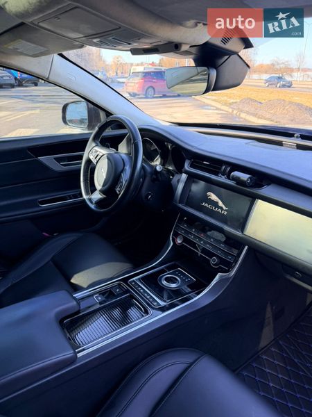 Седан Jaguar XF 2019 в Виннице