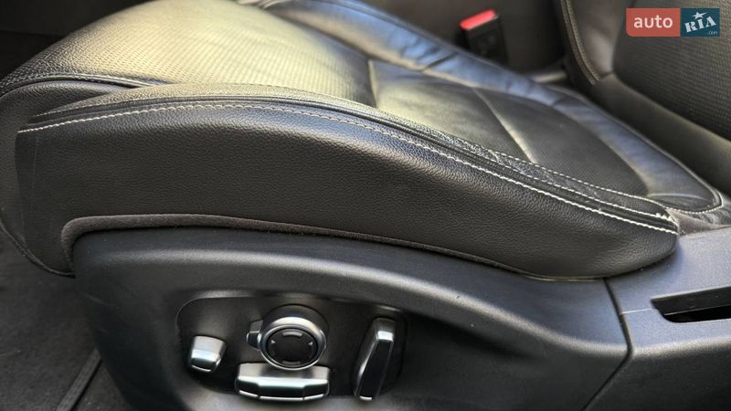 Седан Jaguar XF 2015 в Киеве