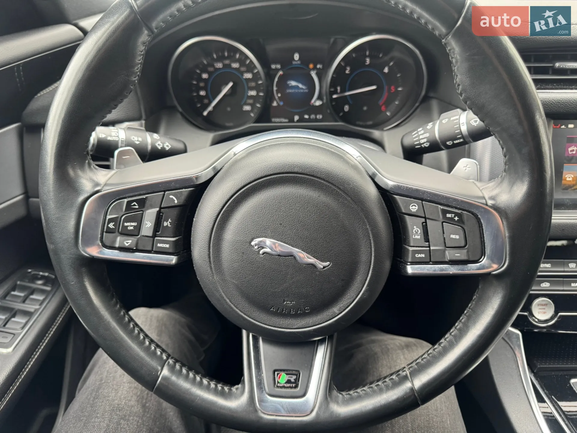 2018 Jaguar XF - мініатюра 15