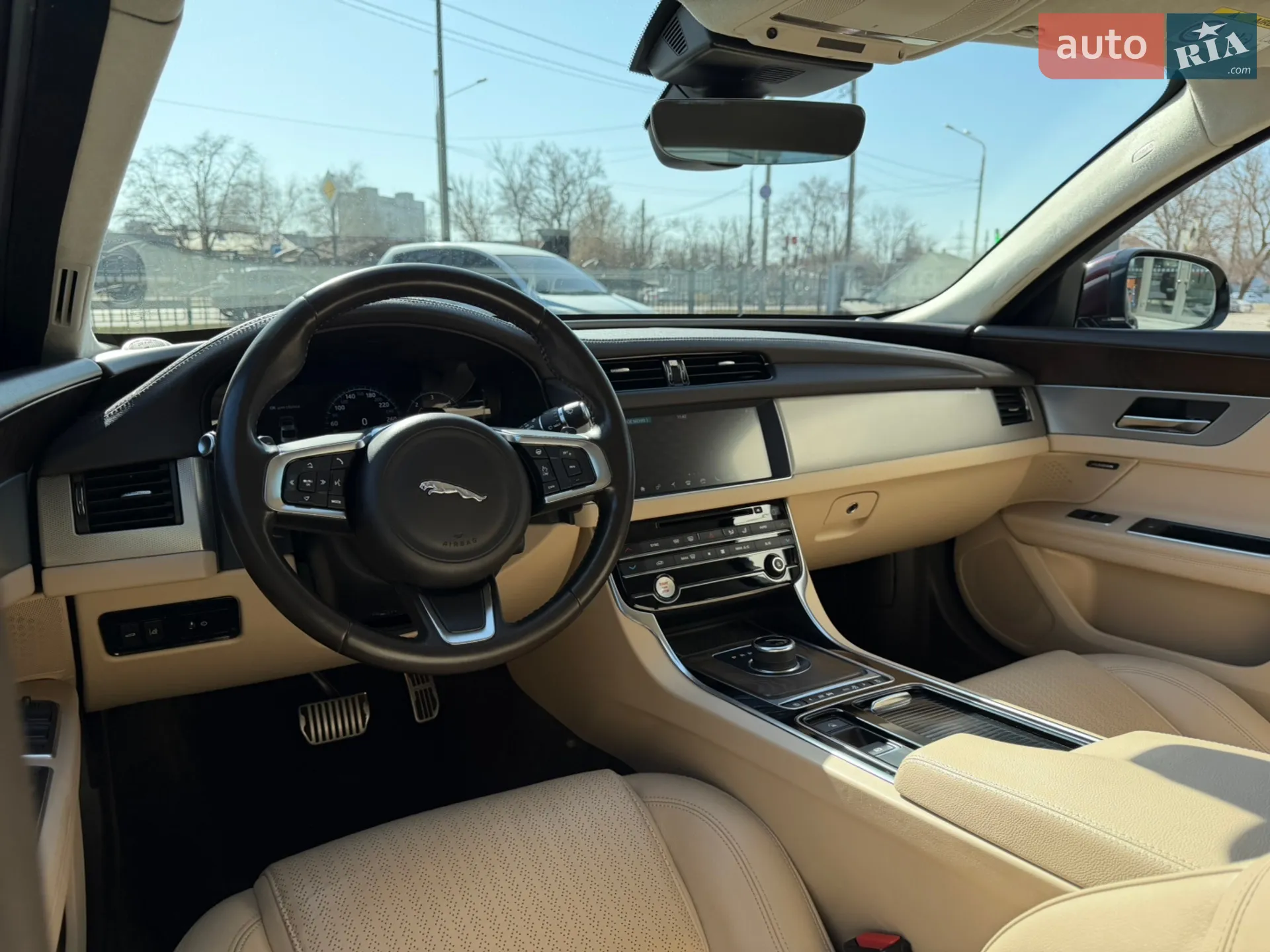 2019 Jaguar XF - мініатюра 13
