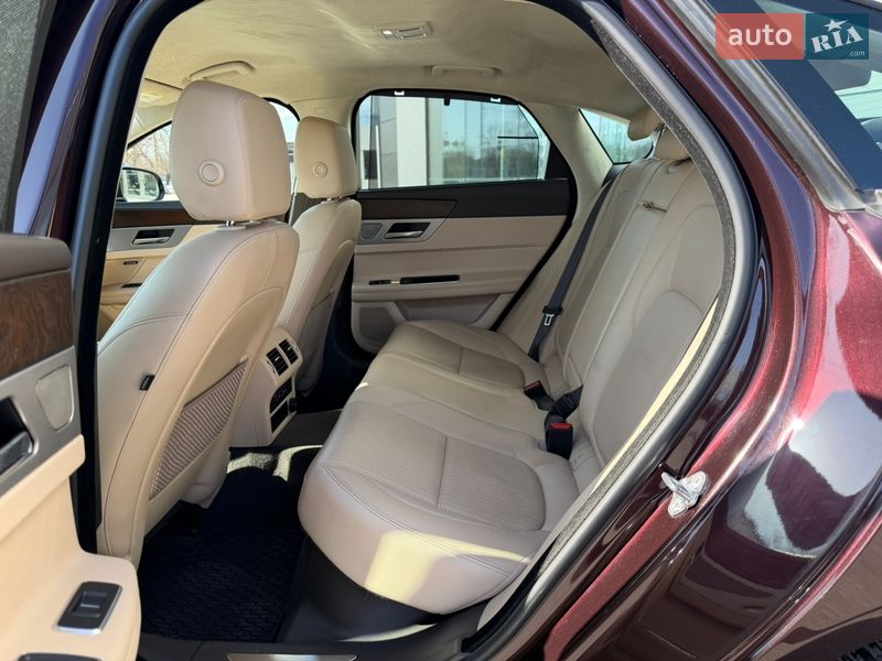 Седан Jaguar XF 2019 в Харкові