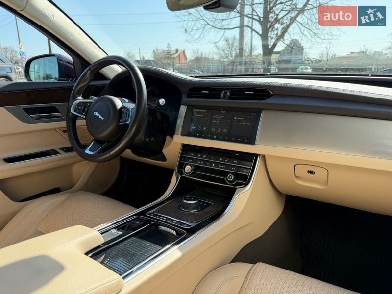 Седан Jaguar XF 2019 в Харкові