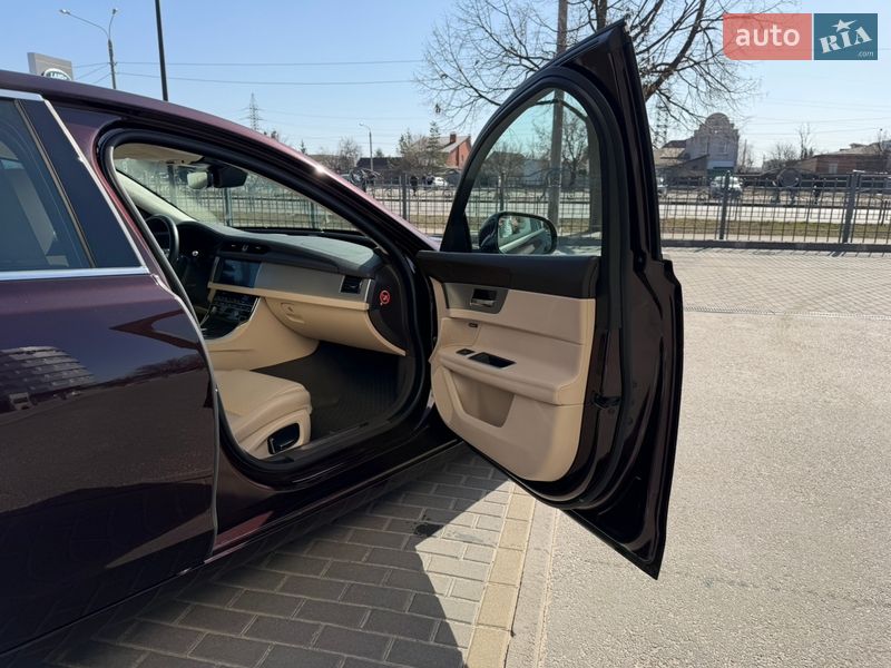 Седан Jaguar XF 2019 в Харкові