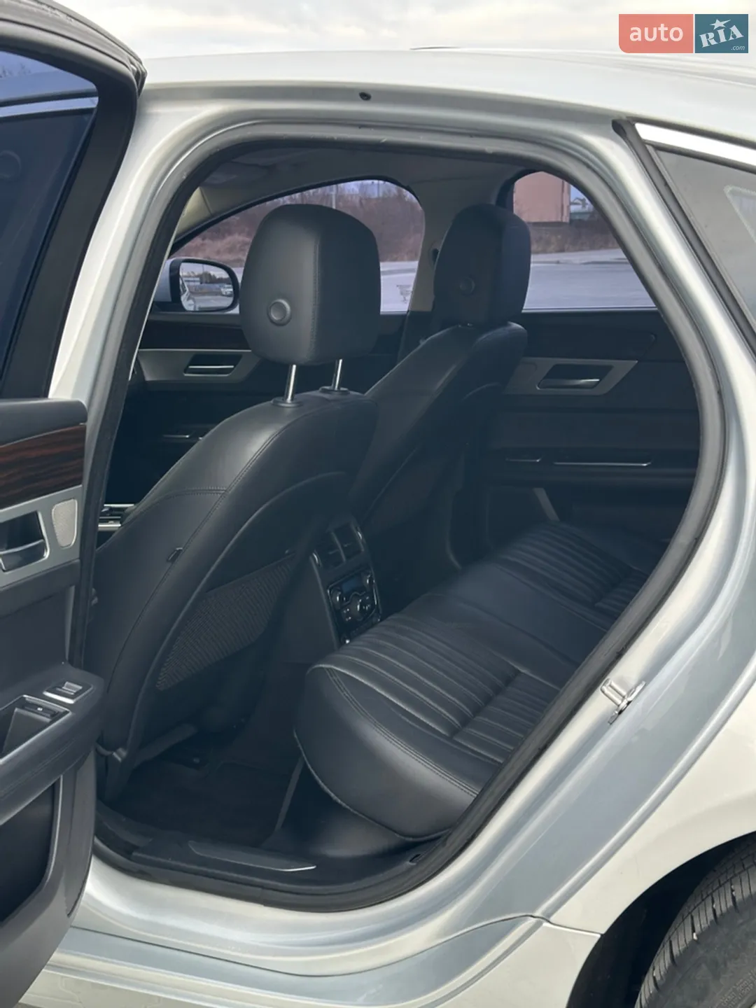 2016 Jaguar XF - мініатюра 32