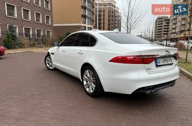 Седан Jaguar XF 2016 в Києві