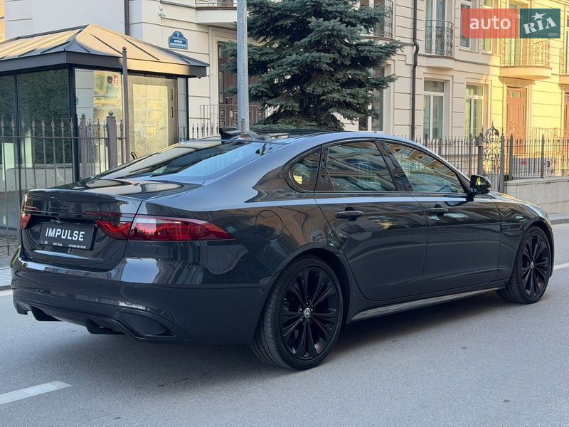 Седан Jaguar XF 2024 в Києві